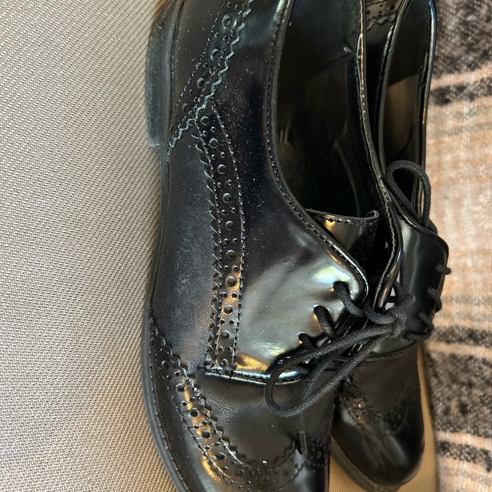 Marc Fisher Ladies Shoes - Picture 2 of 3